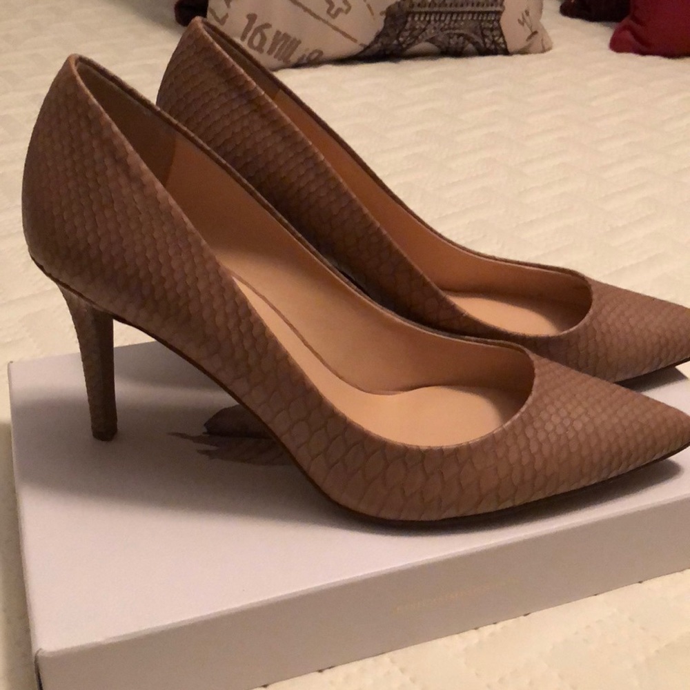 8.5 medium heels